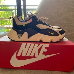 Nike RYZ 365 2. New. Never-worn. Original box. US 8.